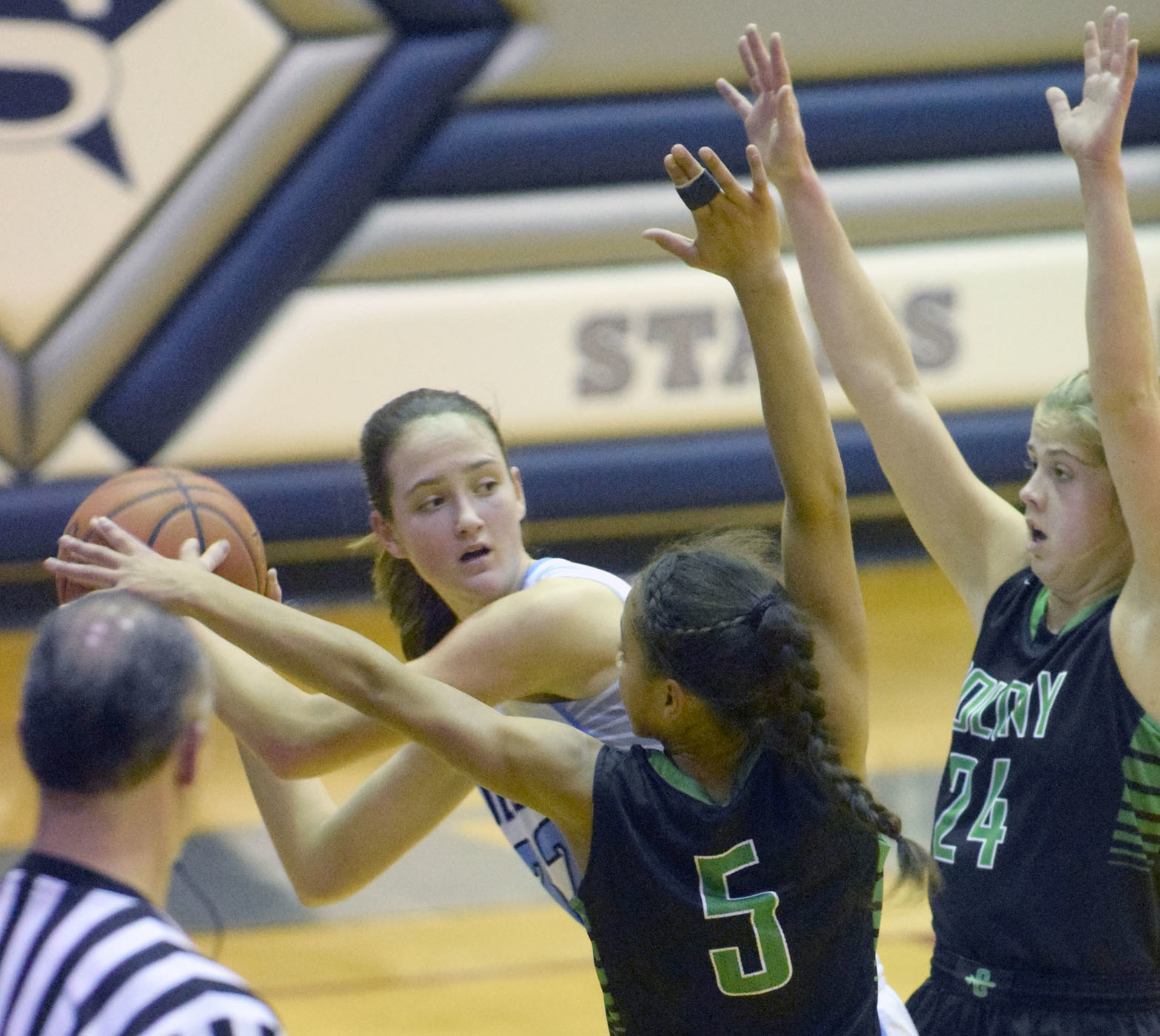 Colony basketball sweeps Soldotna