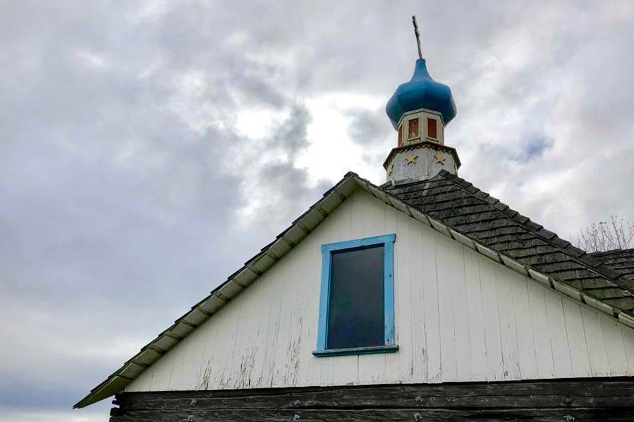 Restoring the blue dome and cross are among the first repairs to the St. Nicholas Memorial Chapel in Kenai, Alaska, on Thursday, Oct. 4, 2018. (Photo by Victoria Petersen/Peninsula Clarion)