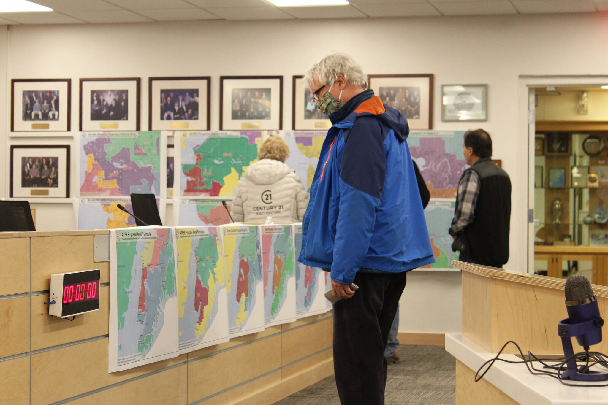 Kenai Vice Mayor Bob Molloy examines redistricting maps during an open house hosted by the Alaska State Redistricting Board on Thursday, Oct. 14, 2021 in Soldotna, Alaska. (Ashlyn O’Hara/Peninsula Clarion)
Kenai Vice Mayor Bob Molloy examines redistricting maps during an open house hosted by the Alaska State Redistricting Board on Thursday, Oct. 14, 2021 in Soldotna, Alaska. (Ashlyn O’Hara/Peninsula Clarion)