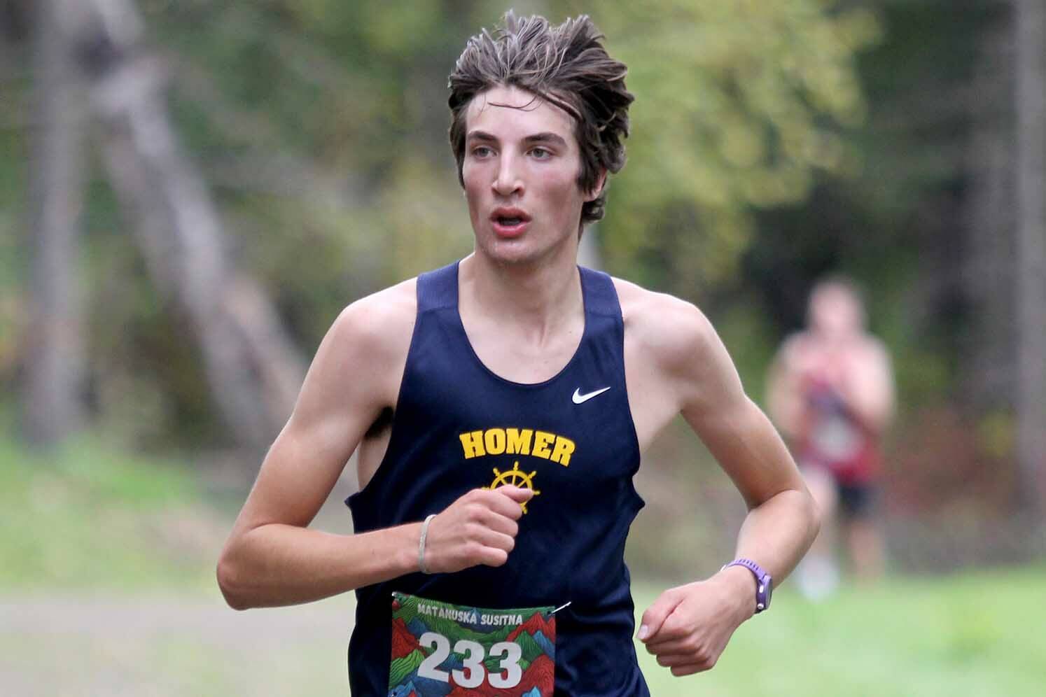 Homer junior Johannes Bynagle expands his lead midway through the Colony Invitational on Saturday, Aug. 31. 2024, at Colony High in Palmer, Alaska. (Photo by Jeremiah Bartz/Frontiersman)